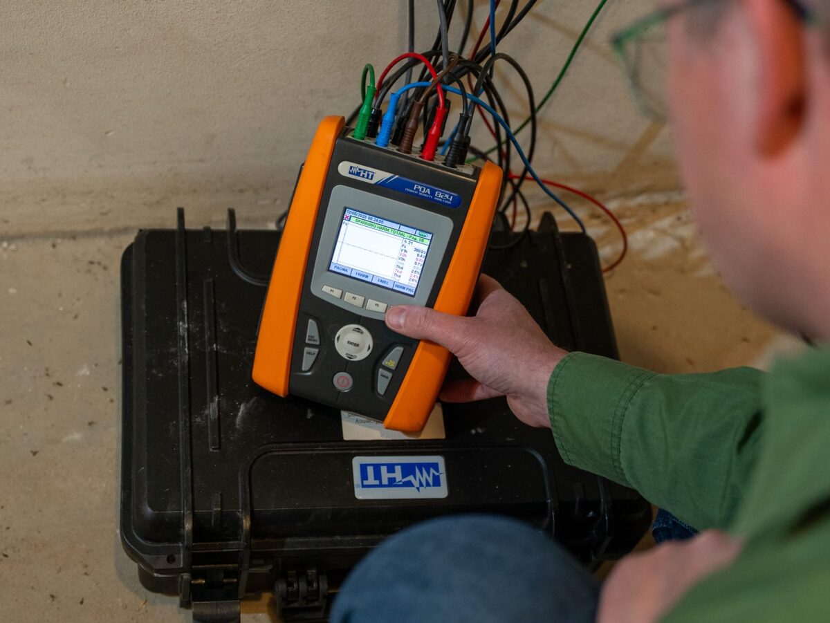 Foto 6 Bas Power Quality e1749747745635 - AET Energy