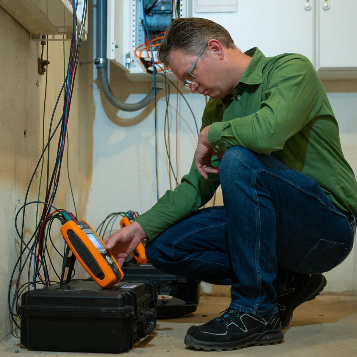 Foto 8 Bas Power Quality e1749747564376 - AET Energy